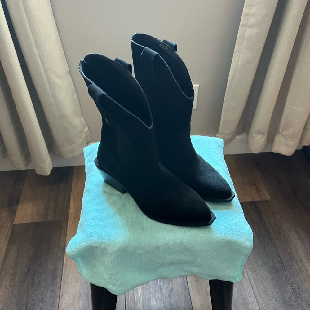 Bianco Cowgirl Boots NWOT